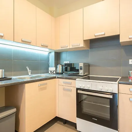 Apartment Artistic 2br Maisonette: An Architectural Delight *