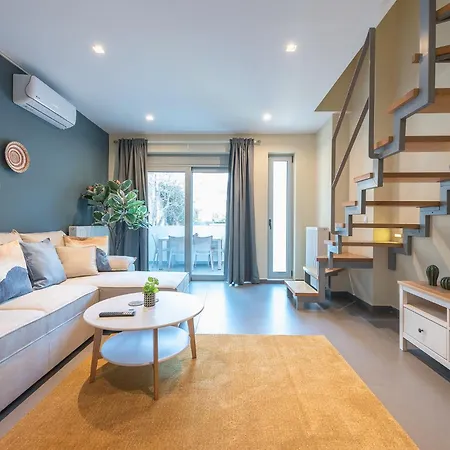 Artistic 2br Maisonette: An Architectural Delight Athens