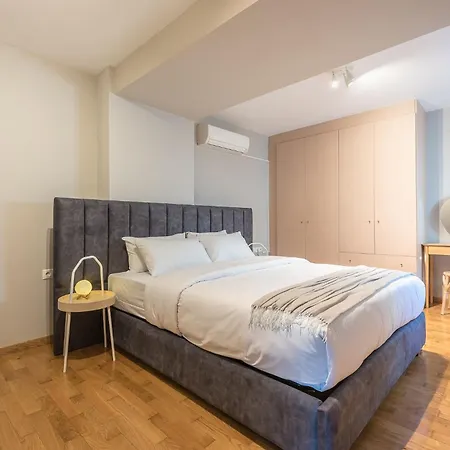 Artistic 2br Maisonette: An Architectural Delight Apartment Athens