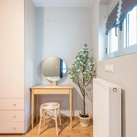 Artistic 2br Maisonette: An Architectural Delight Apartment