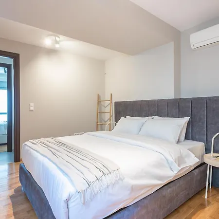 Apartment Artistic 2br Maisonette: An Architectural Delight *