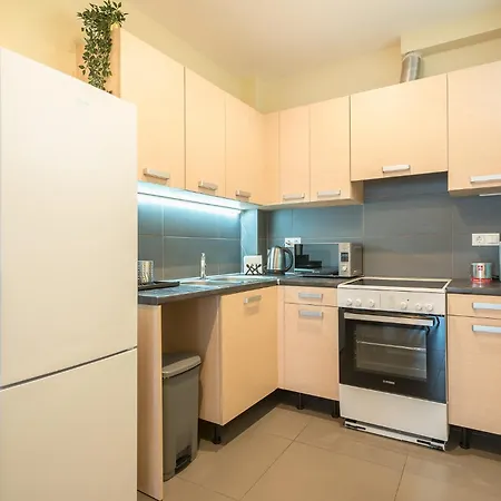 Artistic 2br Maisonette: An Architectural Delight