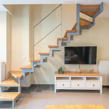 Artistic 2br Maisonette: An Architectural Delight * Athens