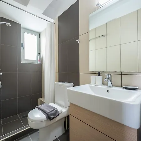 Artistic 2br Maisonette: An Architectural Delight Apartment *