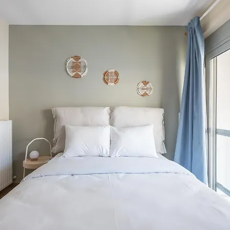 Apartment Artistic 2br Maisonette: An Architectural Delight Athens