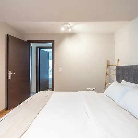 Artistic 2br Maisonette: An Architectural Delight Apartment