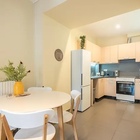 Artistic 2br Maisonette: An Architectural Delight