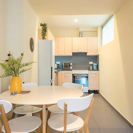 Artistic 2br Maisonette: An Architectural Delight *
