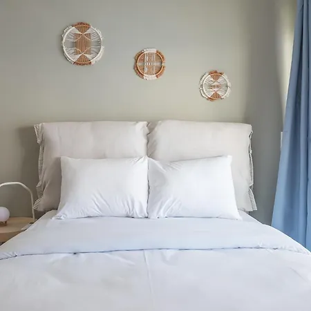 Apartment Artistic 2br Maisonette: An Architectural Delight Athens