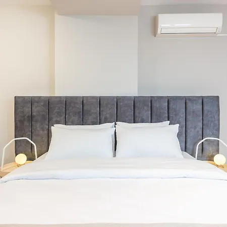 Artistic 2br Maisonette: An Architectural Delight Apartment Athens