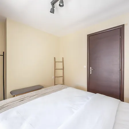 Artistic 2br Maisonette: An Architectural Delight Athens